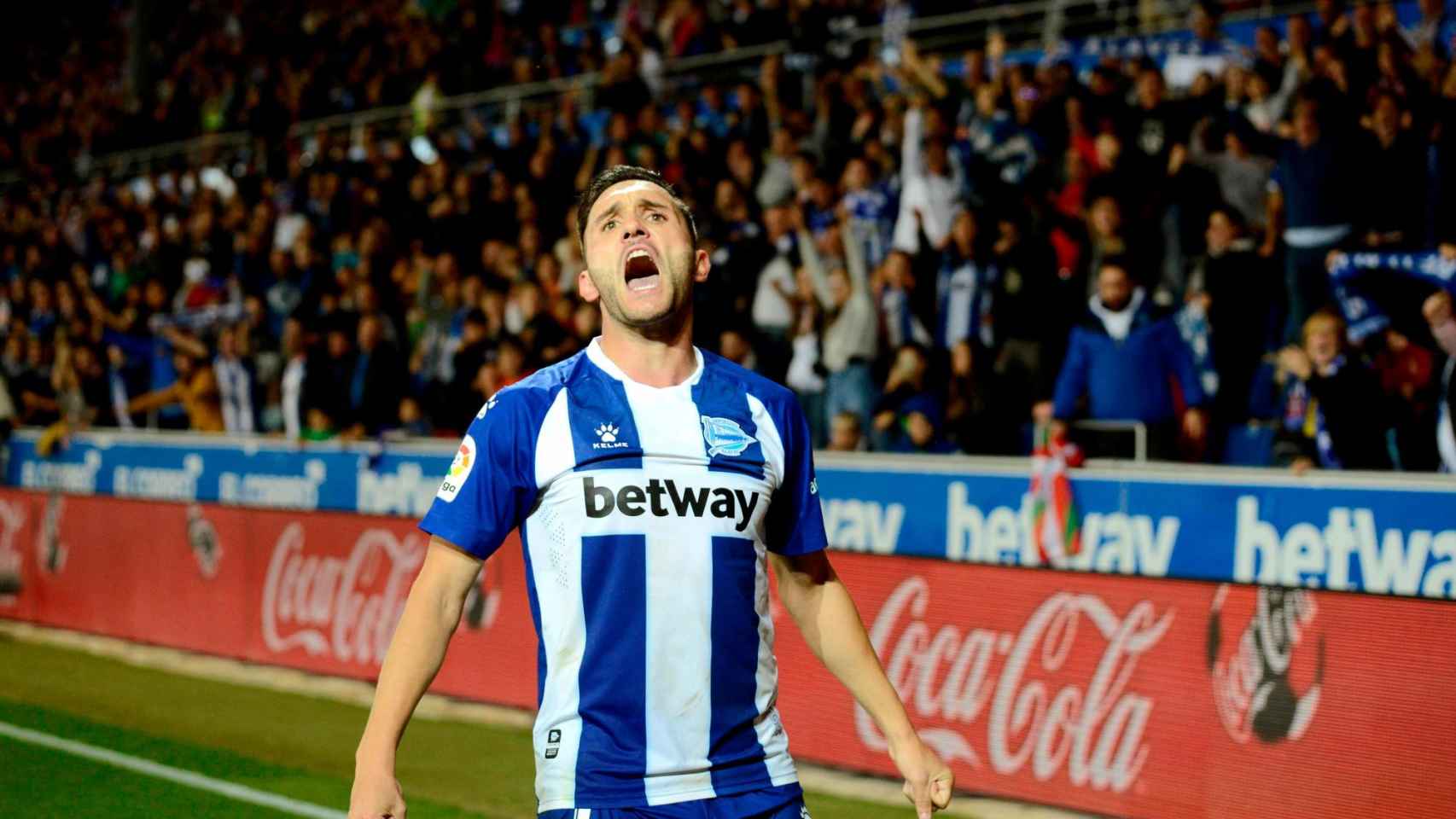 Lucas Pérez celebra un gol con el Alavés / EFE