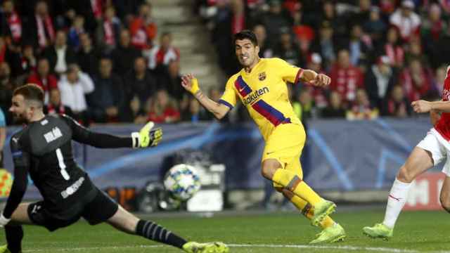 Luis Suárez fallando una ocasión ante Kolar / FC Barcelona