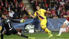 Luis Suárez fallando una ocasión ante Kolar / FC Barcelona