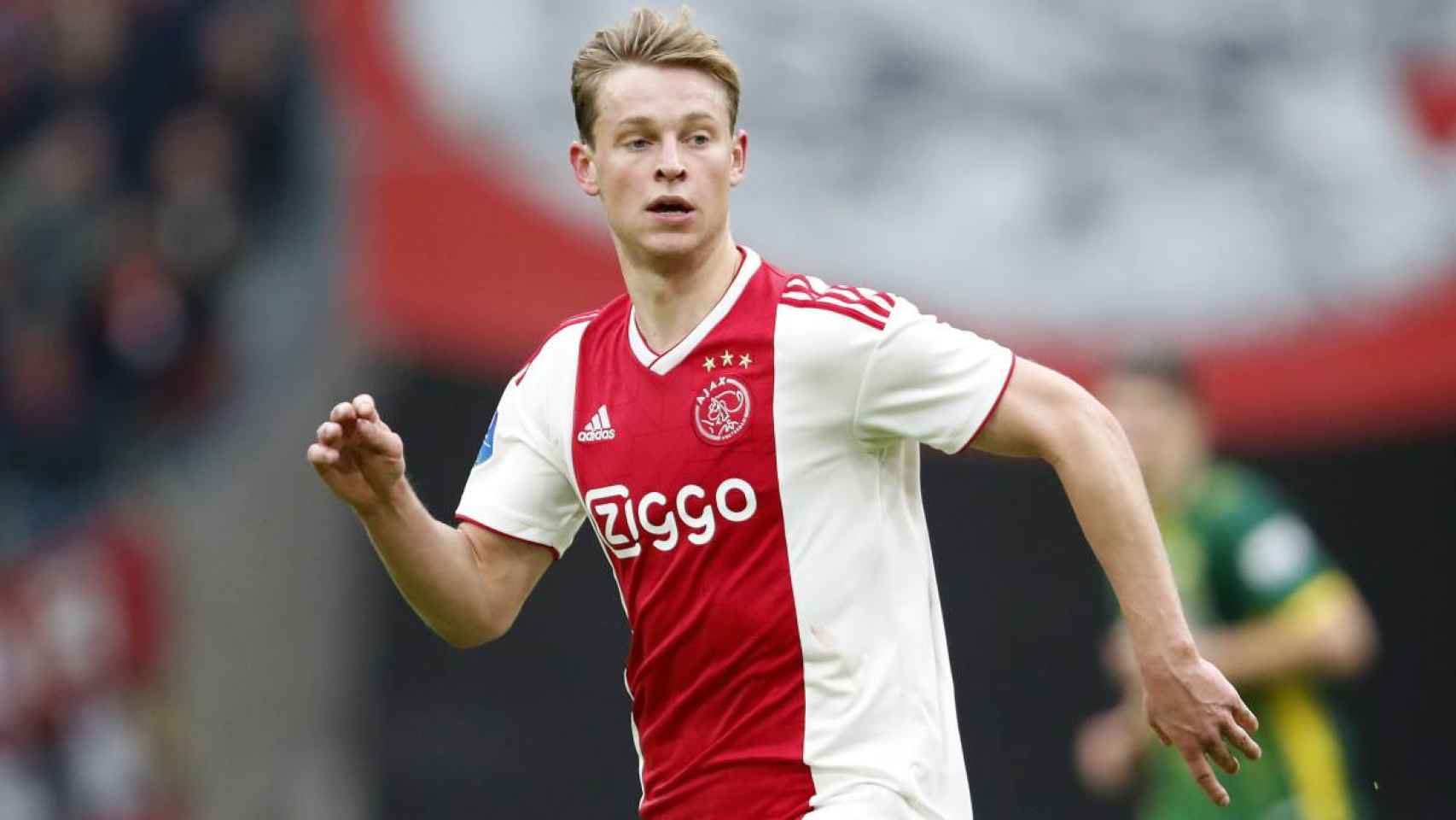 De Jong jugando con el Ajax de Amsterdam en una imagen de archivo / EFE