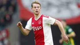 De Jong jugando con el Ajax de Amsterdam en una imagen de archivo / EFE