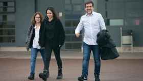 El expresidente de la Asamblea Nacional Catalana (ANC) Jordi Sànchez sale de la cárcel de Lledoners junto a su mujer y su hija para disfrutar de su primer permiso / EP