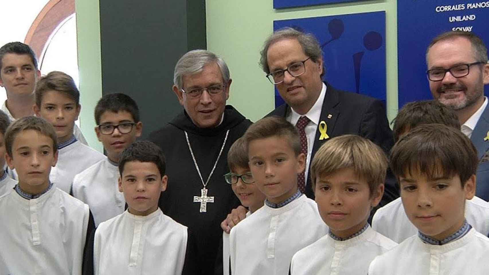 Quim Torra, cuyo partido ha eliminado la religión de su programa, durante una visita al abad de Montserrat, Josep Maria Soler / ABADÍA DE MONTSERRAT