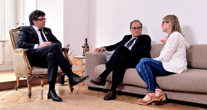 Carles Puigdemont (i), Quim Torra (c) y Elsa Artadi / EUROPA PRESS