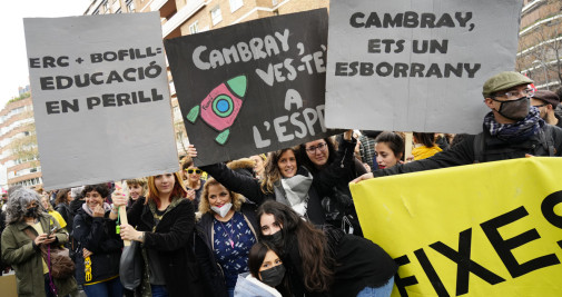 Miles manifestantes apremian a mejoras educativas y exigen dimision Cambray / EFE - Enric Fontcuberta