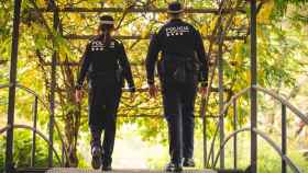 Dos agentes de la Guardia Urbana de Barcelona / GUARDIA URBANA