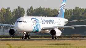 El avión de Egyptair, similar al de la imagen, cayó con 66 personas a bordo en el Mediteráneo.