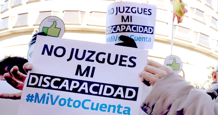 Manifestación a favor de la campaña #mivotocuenta