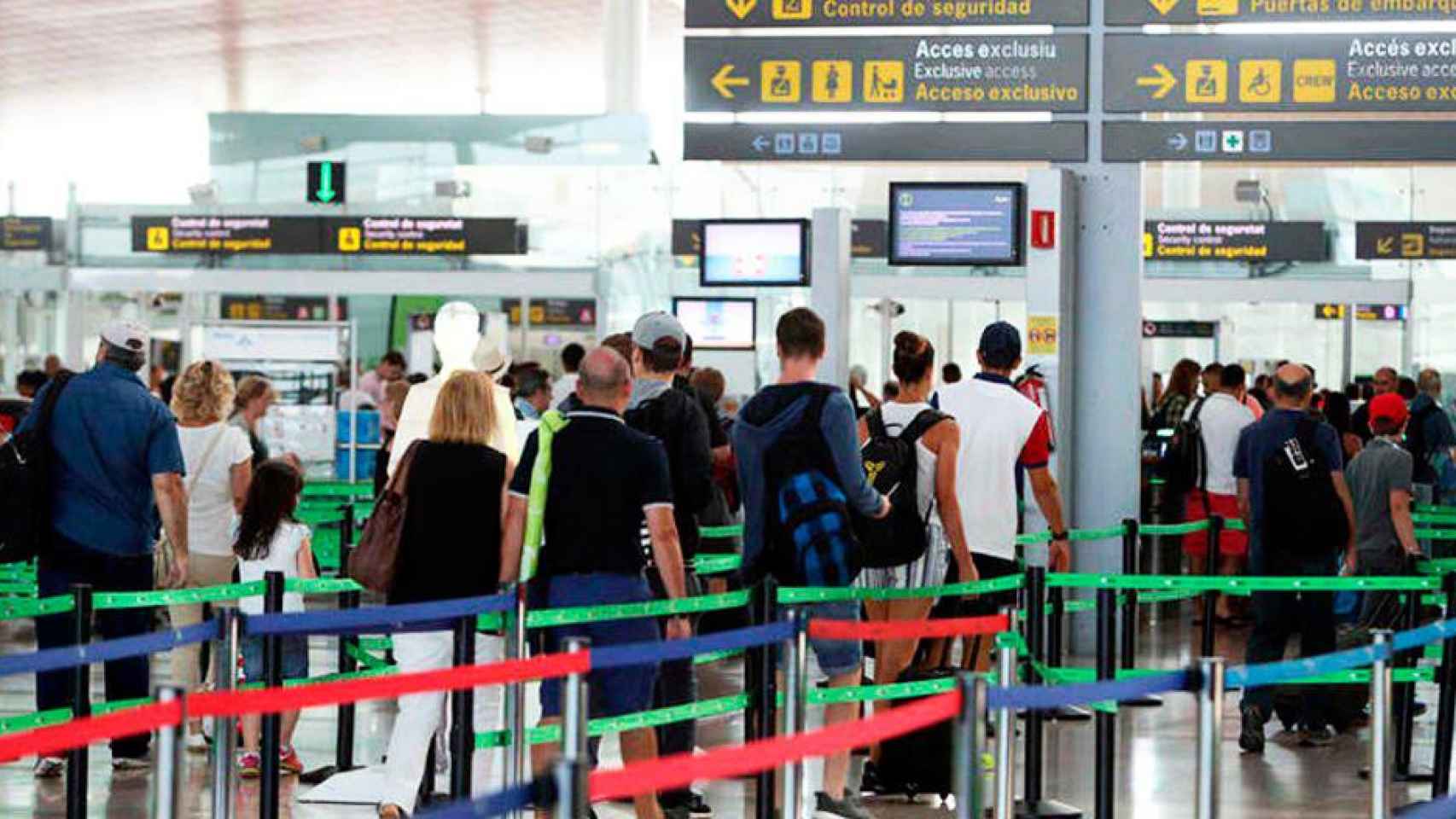 Imagen de los controles de seguridad del aeropuerto de El Prat de Barcelona / CG