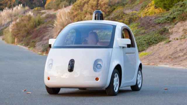 Un coche autónomo de Google, una de las soluciones de movilidad que más incógnitas alberga / EFE