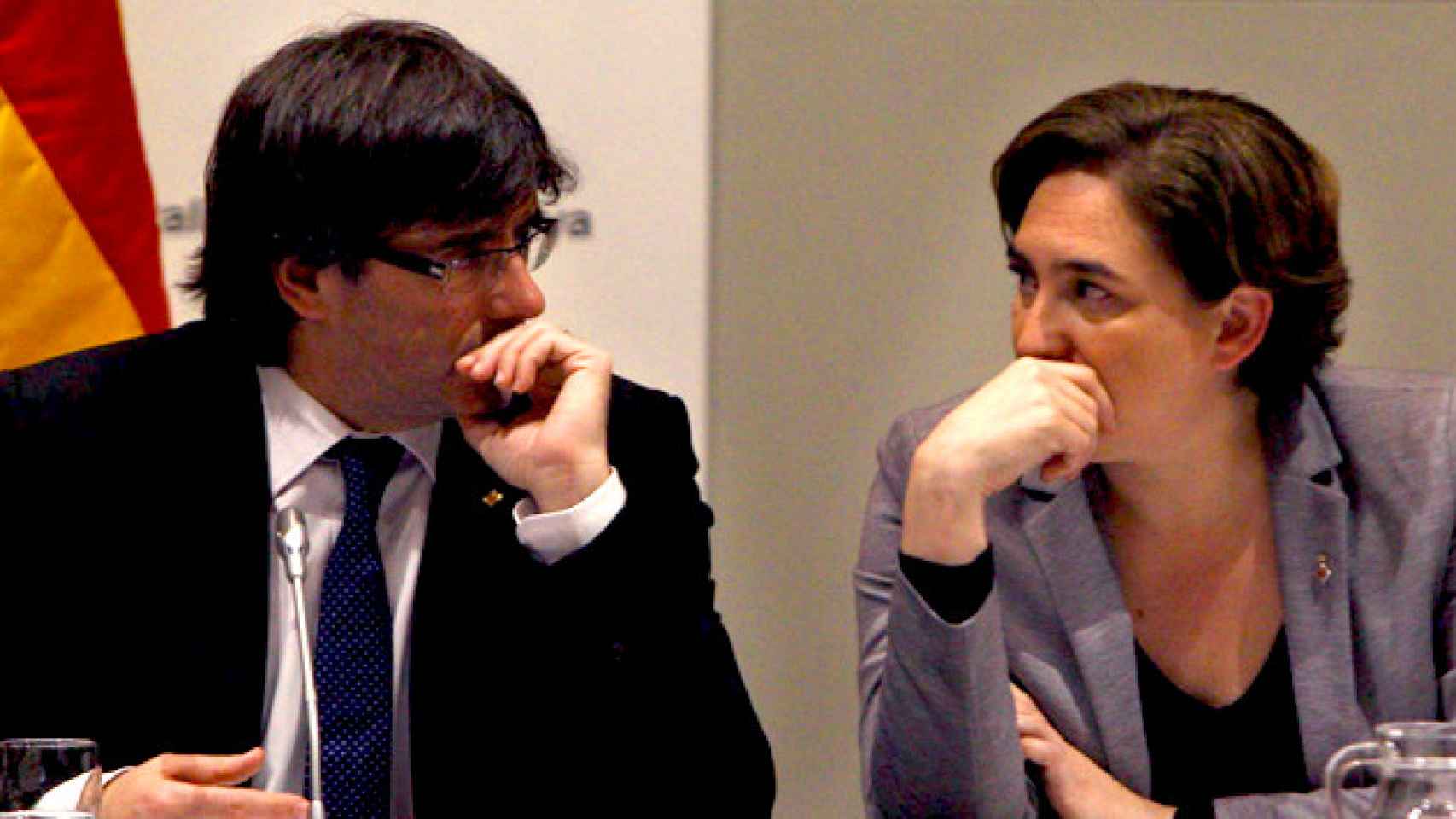 La alcaldesa de Barcelona, Ada Colau, y el presidente de la Generalitat, Carles Puigdemont, en una imagen de archivo / CG