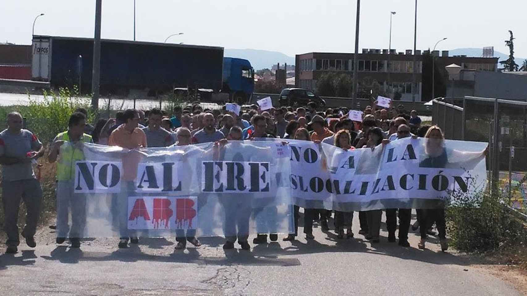 La plantilla de ABB en Sant Quirze del Vallès (Barcelona) protestó el viernes pasado por las condiciones del ERE.