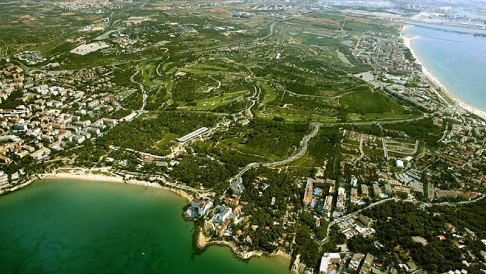 Terrenos en los que está proyectada la construcción del Centro Recreativo y Turístico (CRT) de Vila-seca y Salou, antes conocido como BCN World.