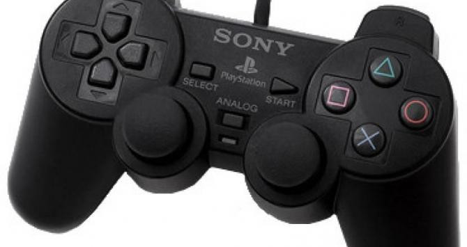 Dualshock 2, el icónico mando de PlayStation 2 / SONY