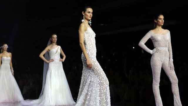Desfile de Pronovias en la Barcelona Bridal Fashion Week / GALA ESPÍN