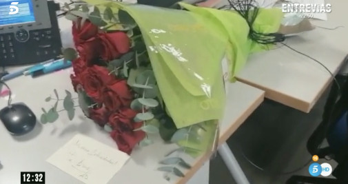 El ramo de rosas que le ha enviado Antonio David Flores a Marta Riesco por su cumpleaños / MEDIASET