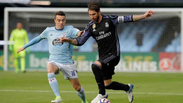 Sergio Ramos, ante Iago Aspas en un Celta-Real Madrid | EFE