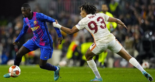 Dembelé, en una acción del partido entre el Barça y Galatasaray / EFE