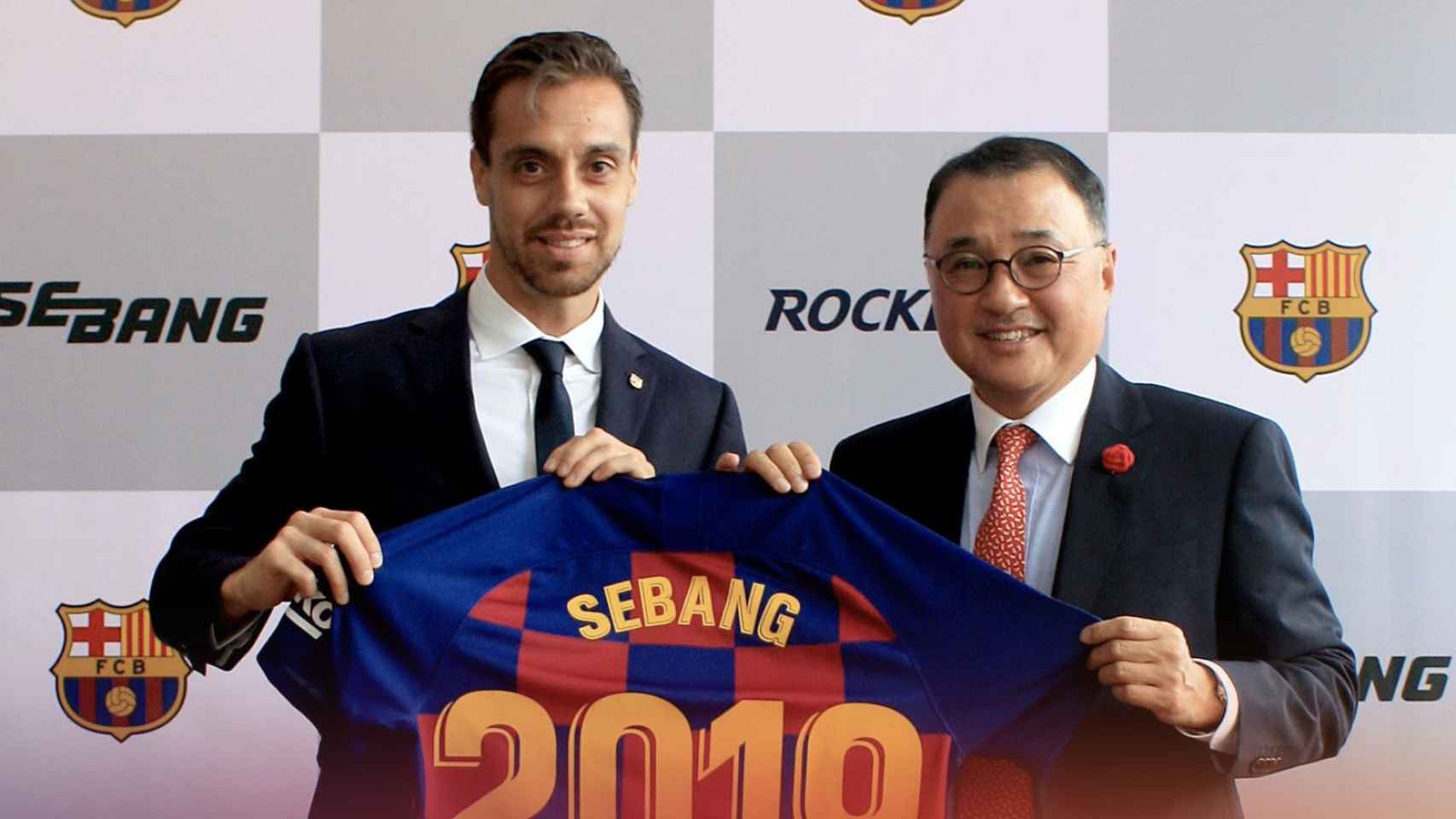 Una foto del acuerdo entre el FC Barcelona y Sebang /FCB