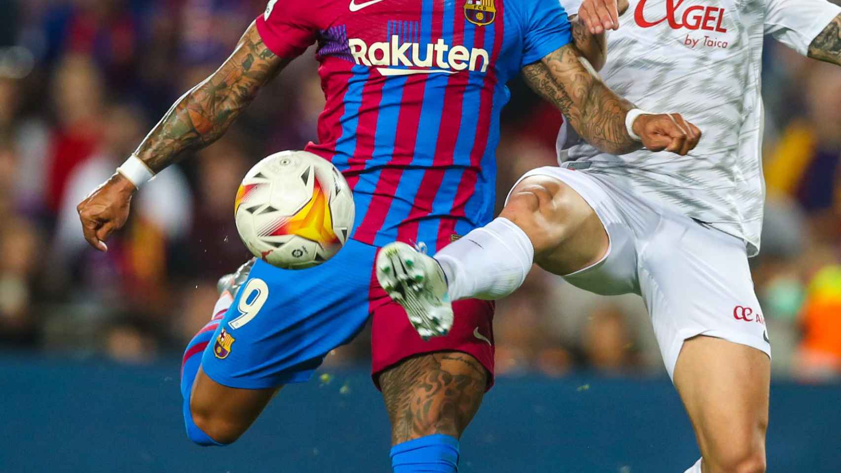 Memphis Depay en una jugada del Barça-Mallorca / FCB