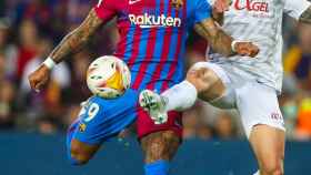 Memphis Depay en una jugada del Barça-Mallorca / FCB