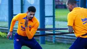 Ronald Araujo, trabajando duro en un entrenamiento con el Barça / FCB
