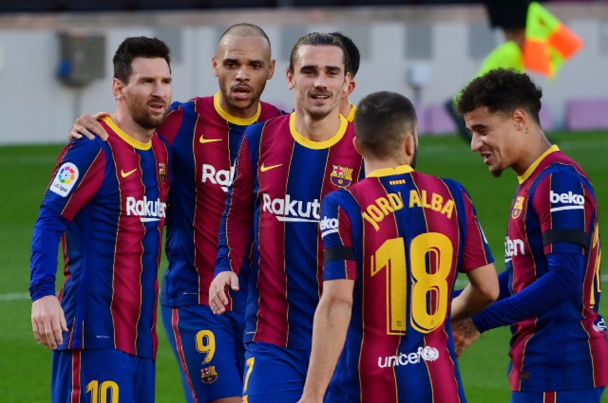 Los jugadores del Barça, celebrando un gol ante Osasuna | EFE