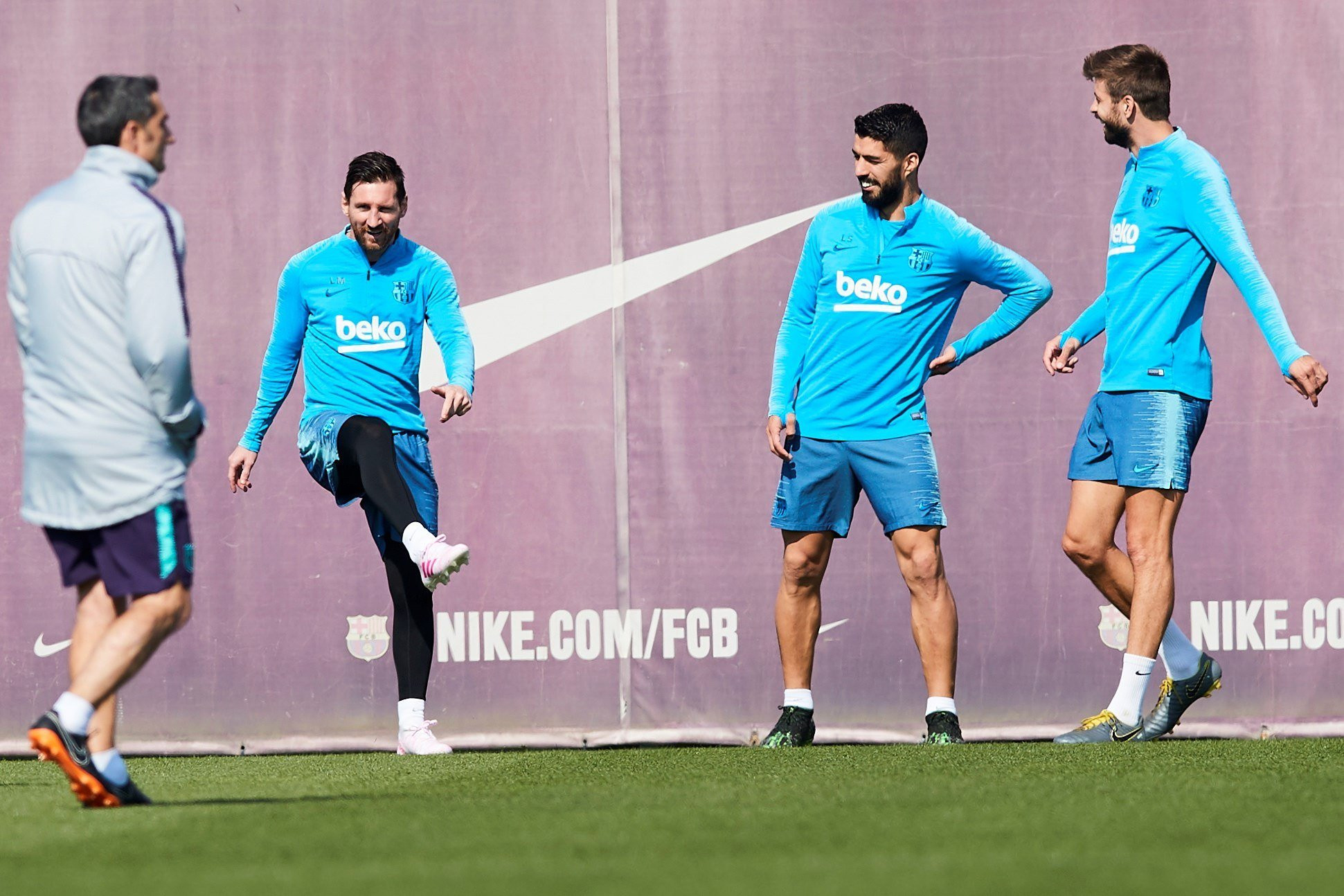 Valverde, Messi, Suárez y Piqué en un entrenamiento del Barça / EFE