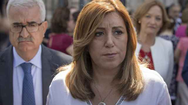 Susana Díaz, presidenta de Andalucía, durante el minuto de silencio por el atentado en Mánchester / EFE
