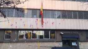 Una foto de la fachada de la Comisaría de la Policía Nacional de Terrassa tras el ataque