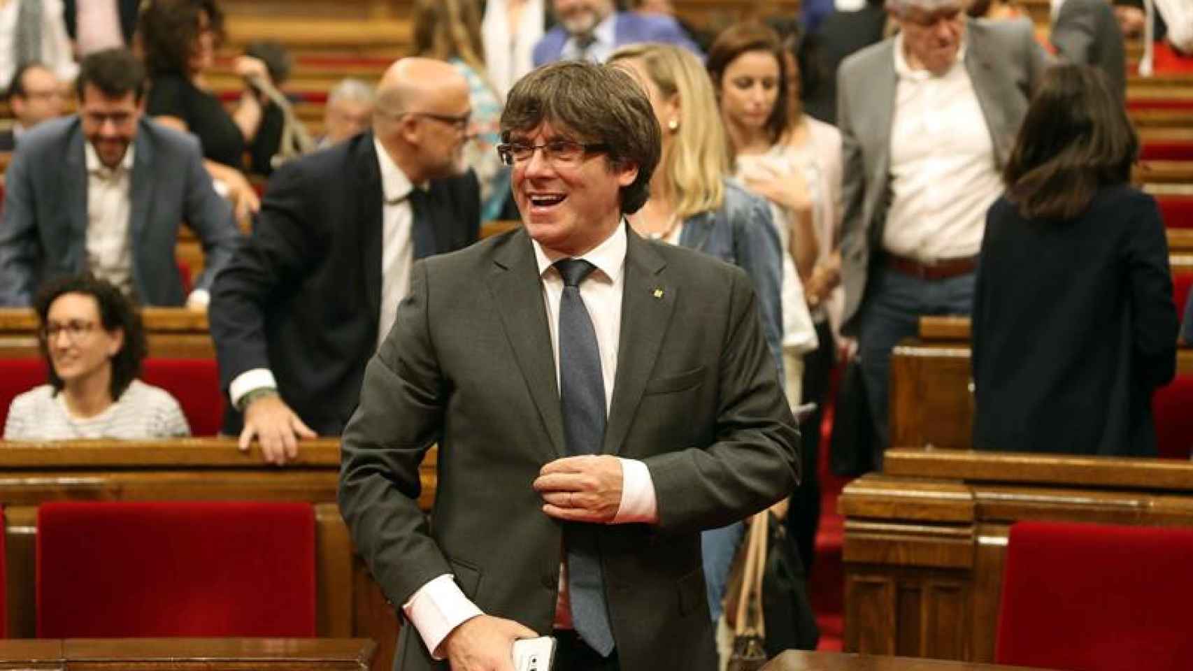 Carles Puigdemont se mostraba eufórico al término del pleno del Parlament que aprobó las dos grandes leyes de la desconexión / EFE