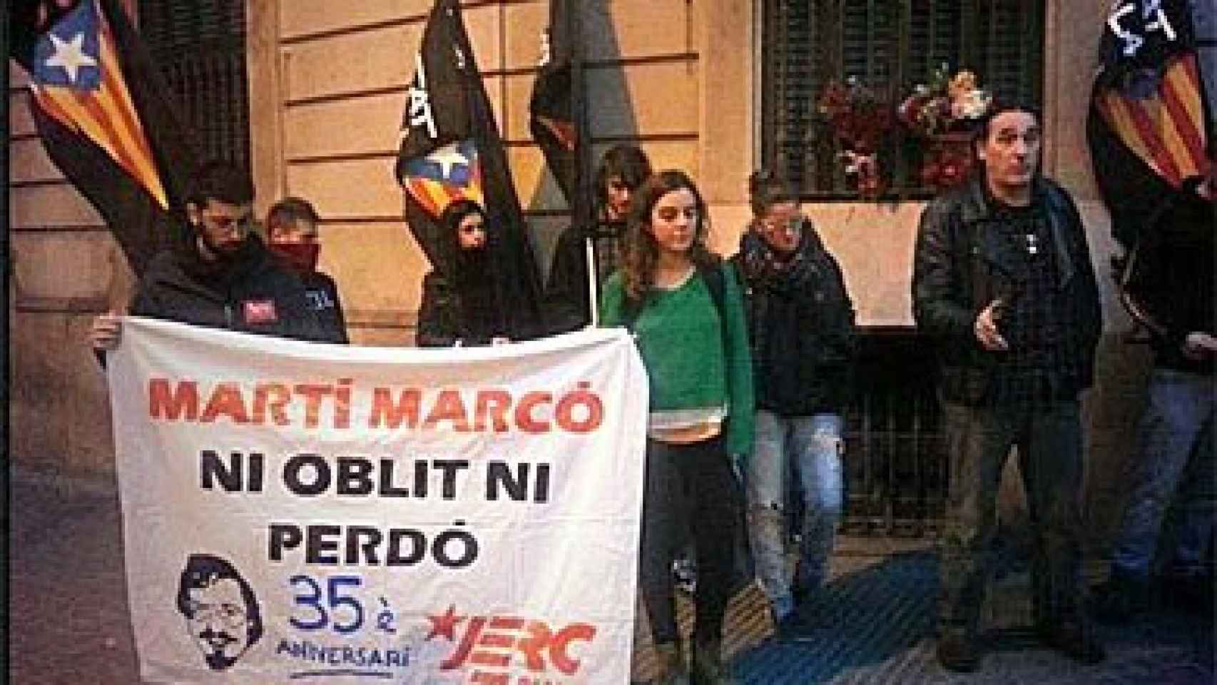 Las JERC homenajean al terrorista de Terra Lliure Martí Marcó; a la derecha, Frederic Bentanachs