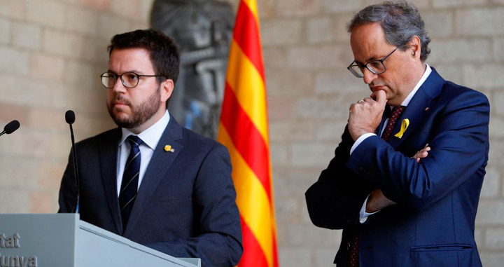 Pere Aragonès (i), vicepresidente del Govern, junto al jefe del Ejecutivo catalán / EFE