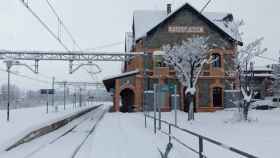 Estación de tren de Puigcerdà cubierta de nieve, en una imagen de archivo