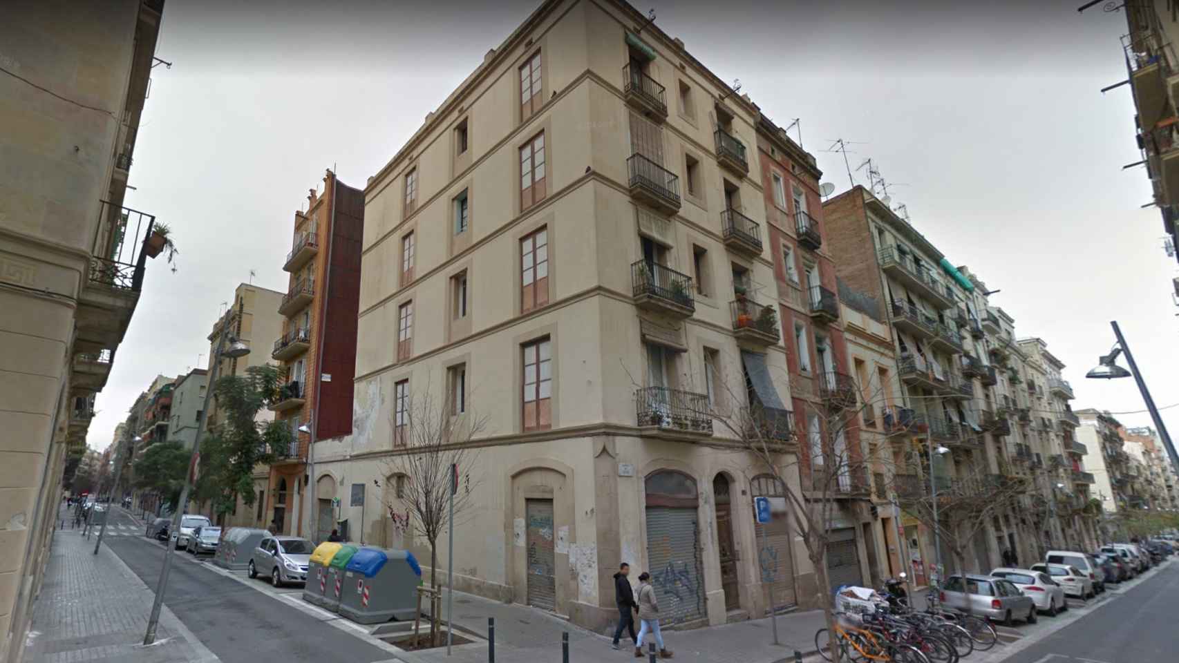 La calle Salvà en Barcelona, donde agentes de paisano han detenido a tres ladrones / GOOGLE MAPS