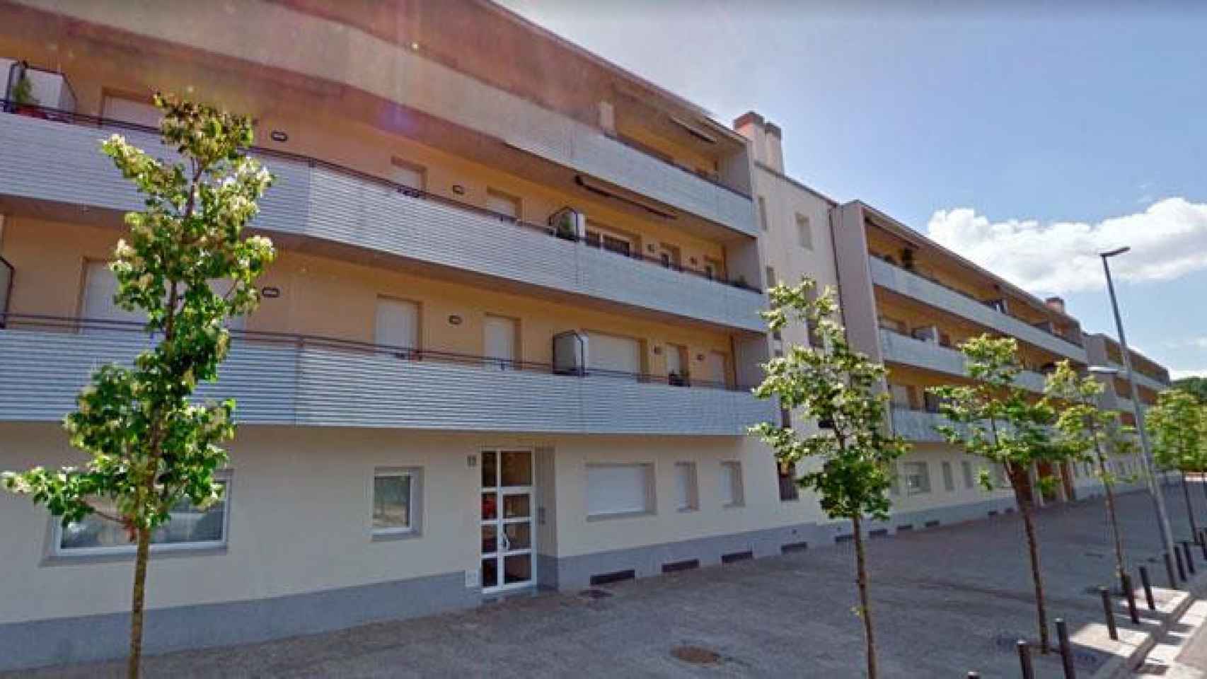 Edificio afectado por el incendio en Girona / GOOGLE
