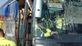 Imagen del autobús escolar siniestrado el miércoles en Fuenlabrada / EFE