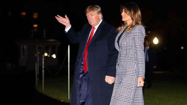 Donald Trump y su esposa Melania a la llegada de ambos a Washington tras asistir a la cumbre de la OTAN en Londres / EFE