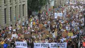 Protesta contra los pisos turísticos ilegales en Barcelona