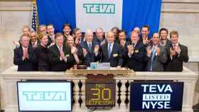 Imagen del día en que las acciones de Teva comenzaron a cotizar en la bolsa de Nueva York