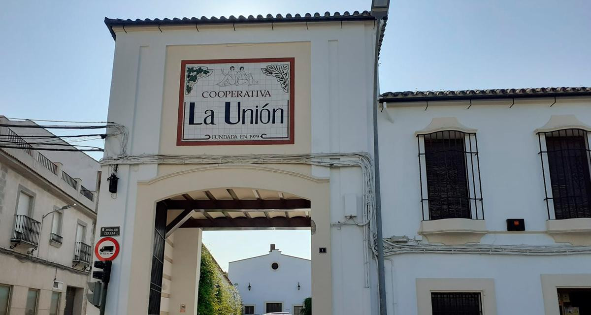 Fachada de la Cooperativa 'La Union' / TAULA DE VI SANT BENET