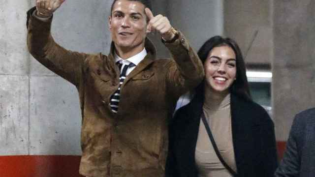 El futbolista Cristiano Ronaldo y su novia, la modelo Georgina Rodríguez, en una imagen de archivo / EP