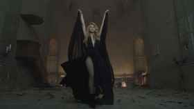 Shakira en su videoclip de Empire