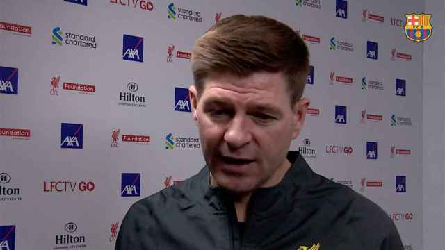 Steven Gerrard, hablando con la prensa tras el Liverpool Barça en Anfield