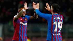 Memphis y Ferran Torres, celebrando un gol con el FC Barcelona / AP