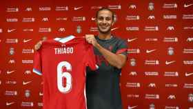 Thiago Alcántara, la pasada temporada, en su presentación oficial como nuevo jugador del Liverpool