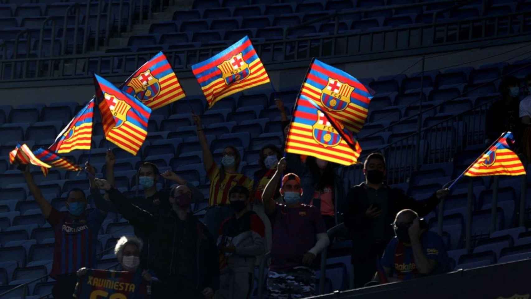 Banderas del Barça en el Camp Nou FCB