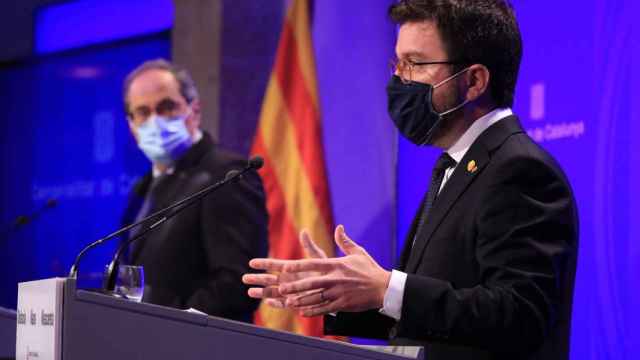 El vicepresidente Pere Aragonès y el presidente Quim Torra, en la rueda de prensa de la Generalitat / GENERALITAT DE CATALUNYA