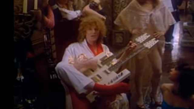 Ian Hunter en un fotograma del videoclip de 'All of the Good Ones Are Taken'