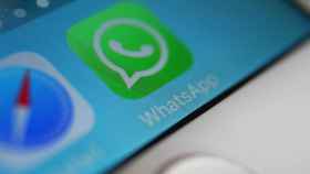 Un teléfono con Whatsapp, aplicación por la que jóvenes denuncian acoso sexual de un miembro de Junts / EP